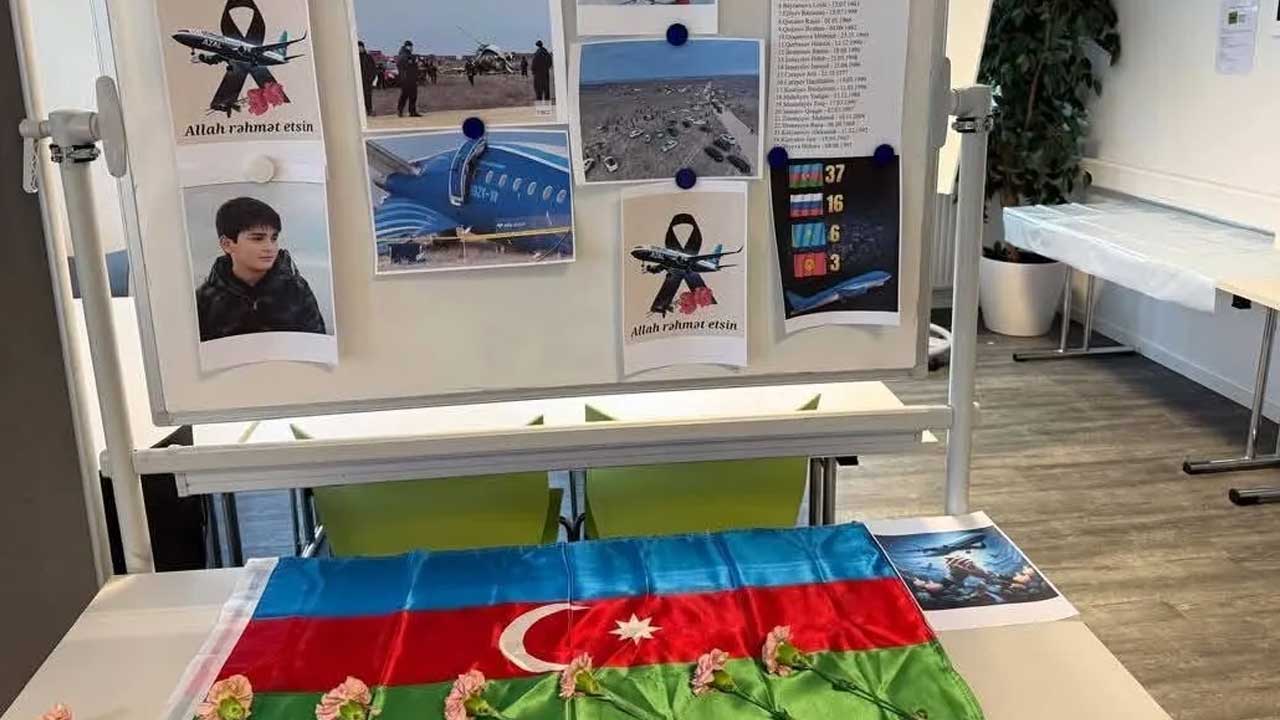 Kazakistan'daki uçak faciasında hayatını kaybedenler Almanya’nın Münster kentinde anıldı