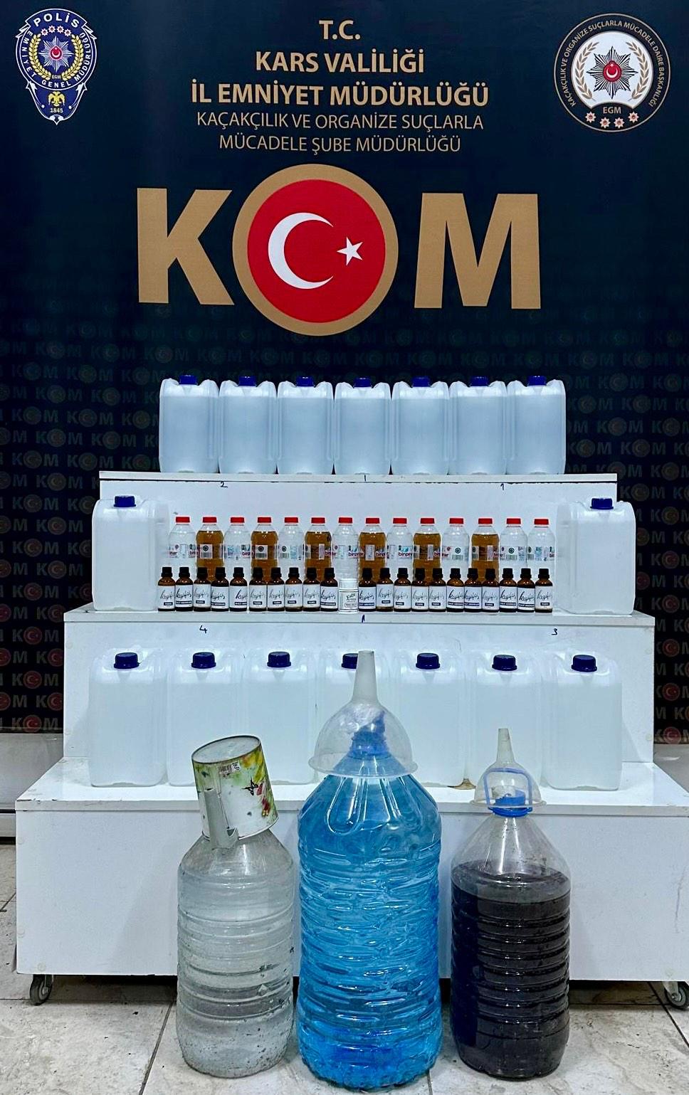 Kars'ta KOM ekipleri yılbaşı öncesi sahte içki ele geçirdi