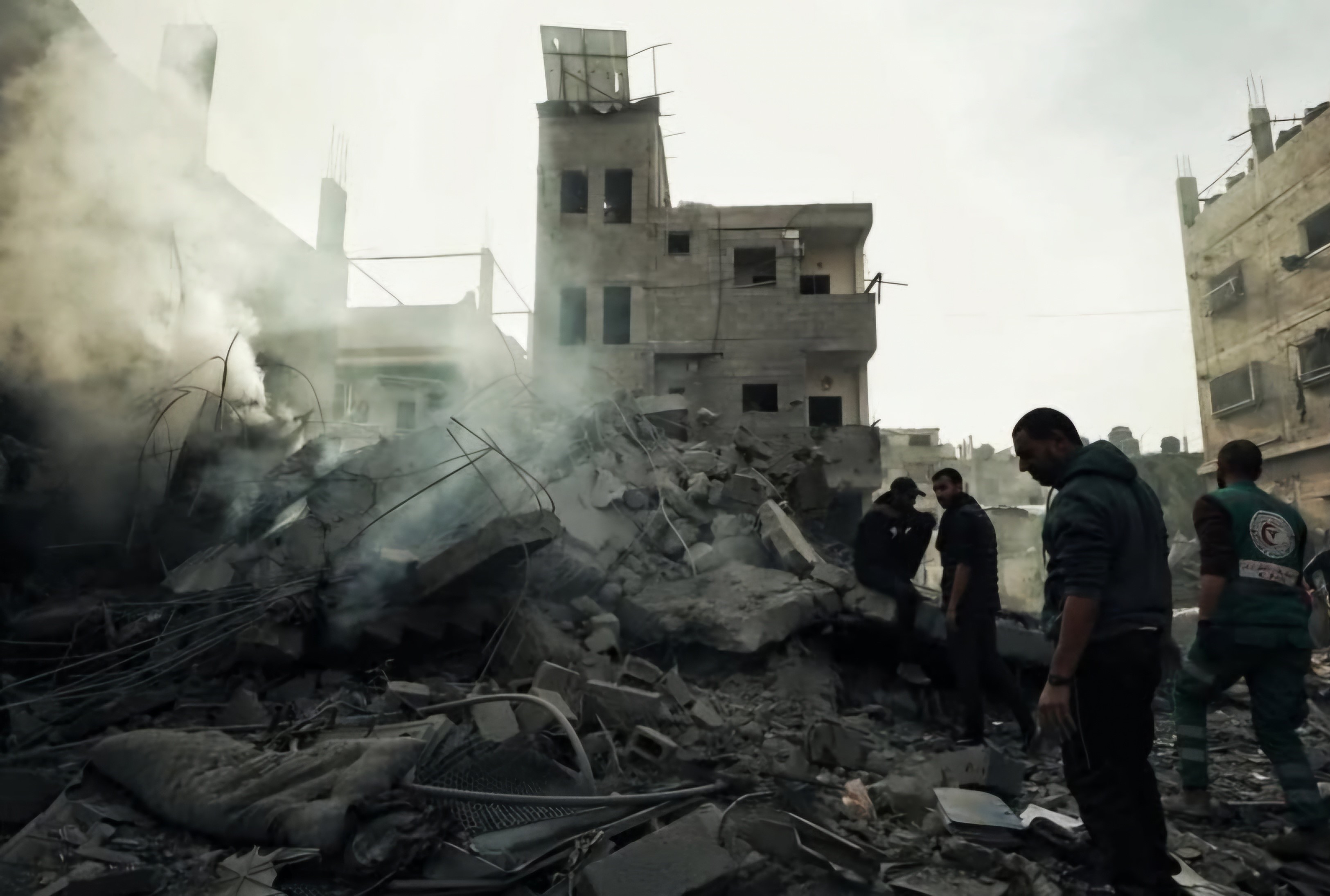 Gazze’de bitmeyen tehlike: Patlamamış mühimmatlar çocukların canını alıyor