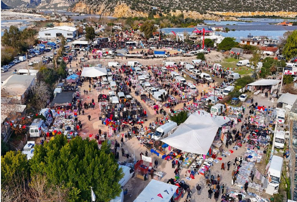 Demre Folklorik Deve Gösterisi Festivali, bu yıl da büyük bir coşkuyla gerçekleştirildi
