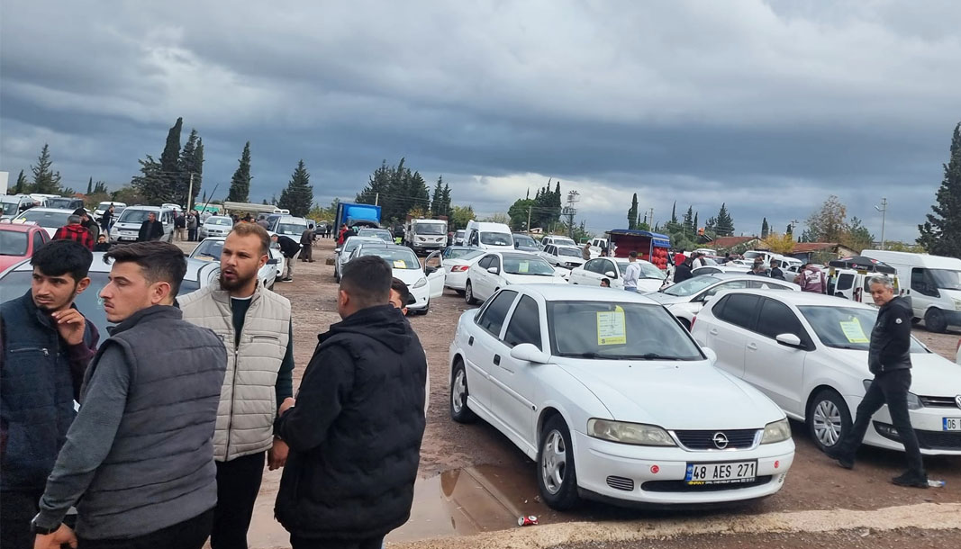 Suriyeliler araba pazarlarını doldurdu!