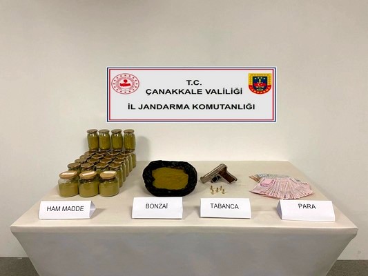 Ezine ve Biga'da jandarma operasyonu: 4 gözaltı