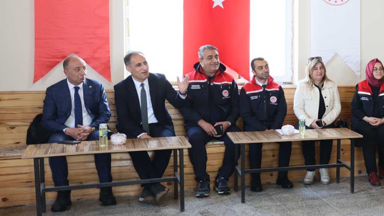 Kars'ın Digor ilçesinde 20 kadın çiftçiye sertifikaları verildi