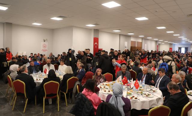 Sarıkamış’ta şehit ve gazi ailelerinin onuruna yemek verildi
