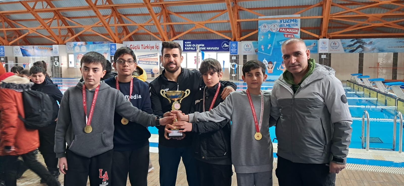 Kars Cevriye Tatış Ortaokulu Van'a gidiyor