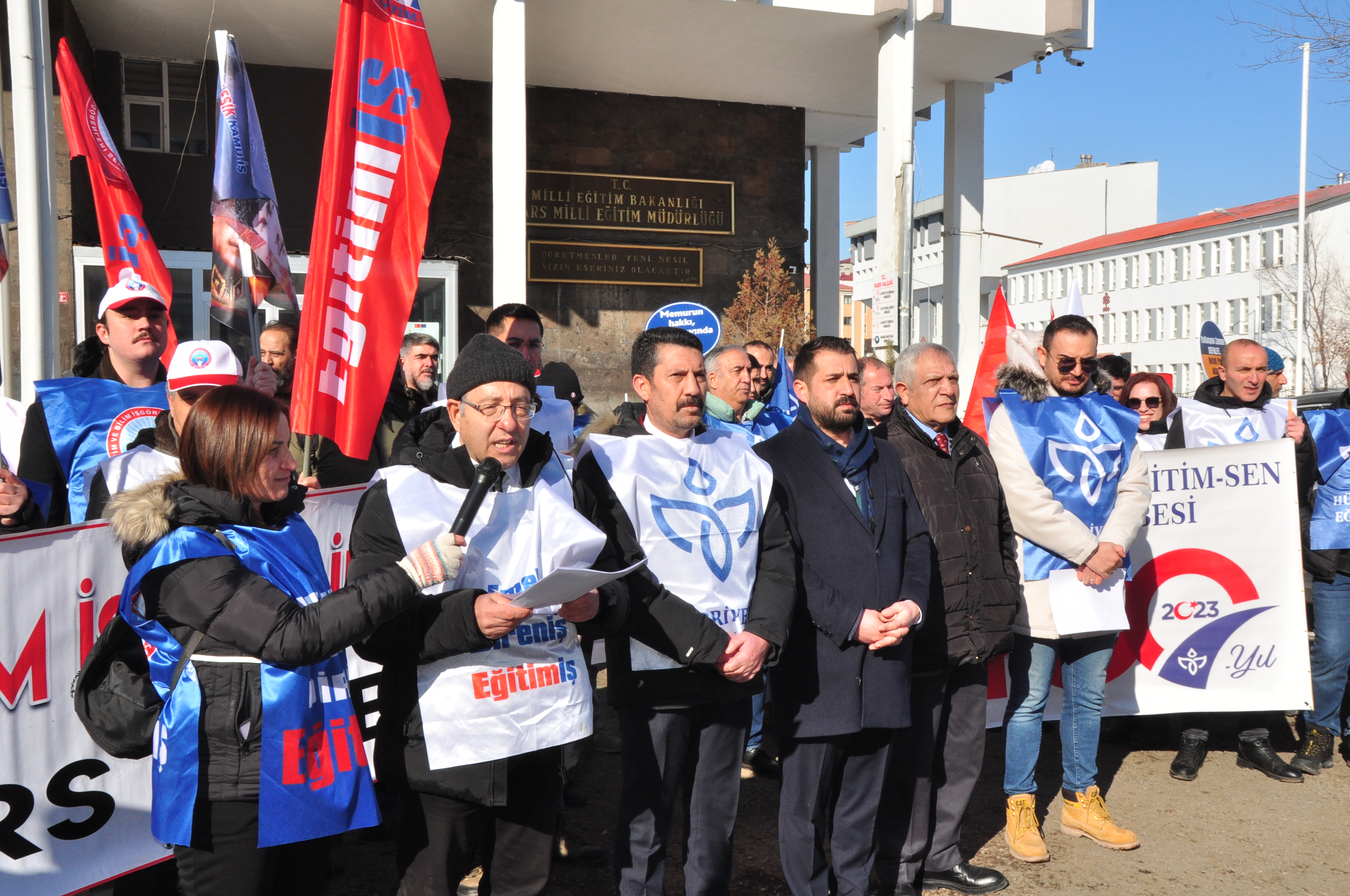 Kars Birleşik Kamu-İş: "Eşit işe eşit ücret talebimizden asla vazgeçmeyeceğiz!"