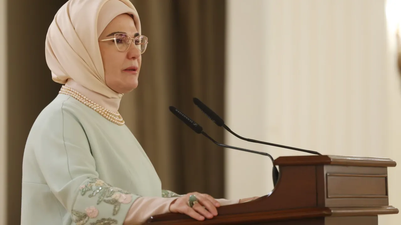 Emine Erdoğan, Türk Polis Teşkilatının 180. yılını kutladı