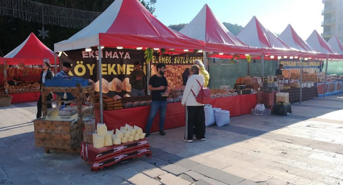 Antalya Kemer'de Çocuk Şenliğine büyük ilgi