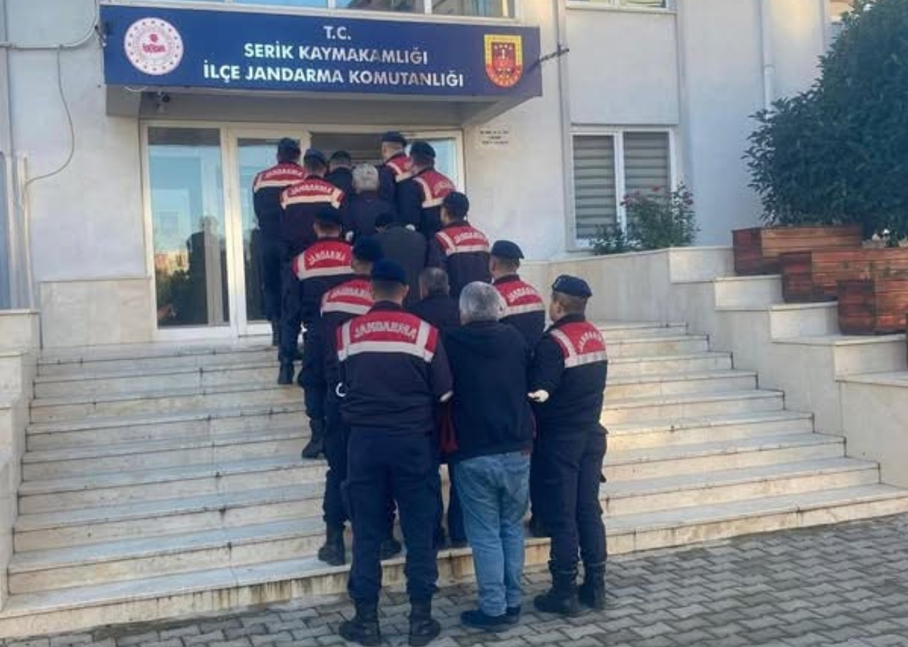 Serik ilçe jandarma aranan 13 şahısı yakaladı