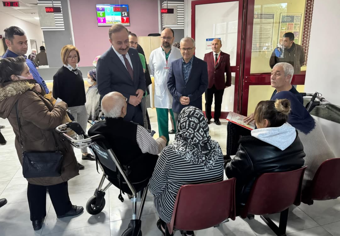 Isparta Valisi Abdullah Erin'den erken saatlerde hastane ziyareti