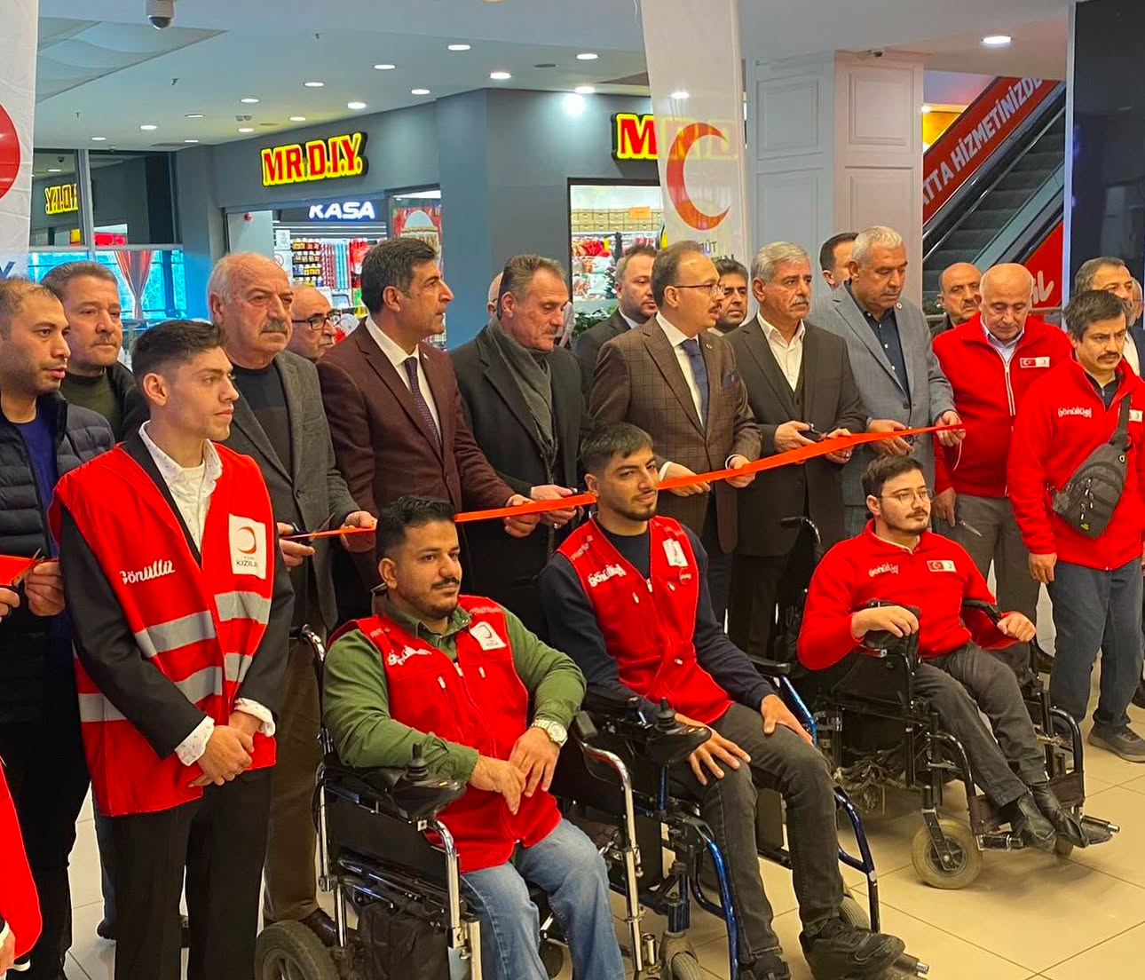 Siirt Valiliğinin öncülüğünde Kızılay kan bağışı hedefini aştı