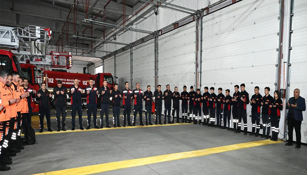 Isparta iftaiyesi her sabah duayla göreve başlıyor