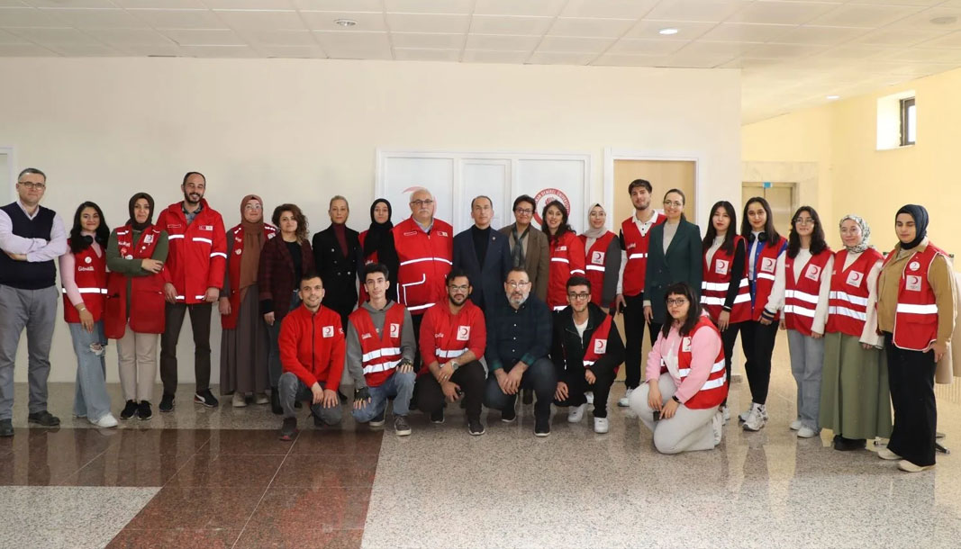 SDÜ’de “Kızılay Butik” hizmete açıldı