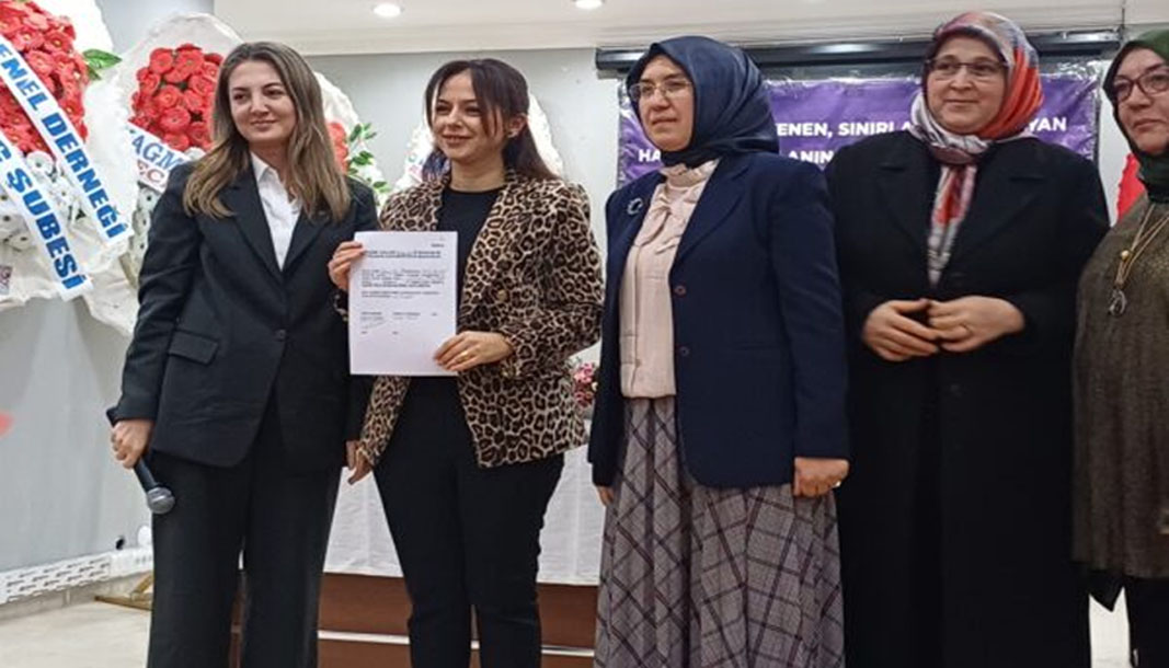 AK Parti Yalvaç Kadın Kolları 7. Olağan Kongresi gerçekleştirildi