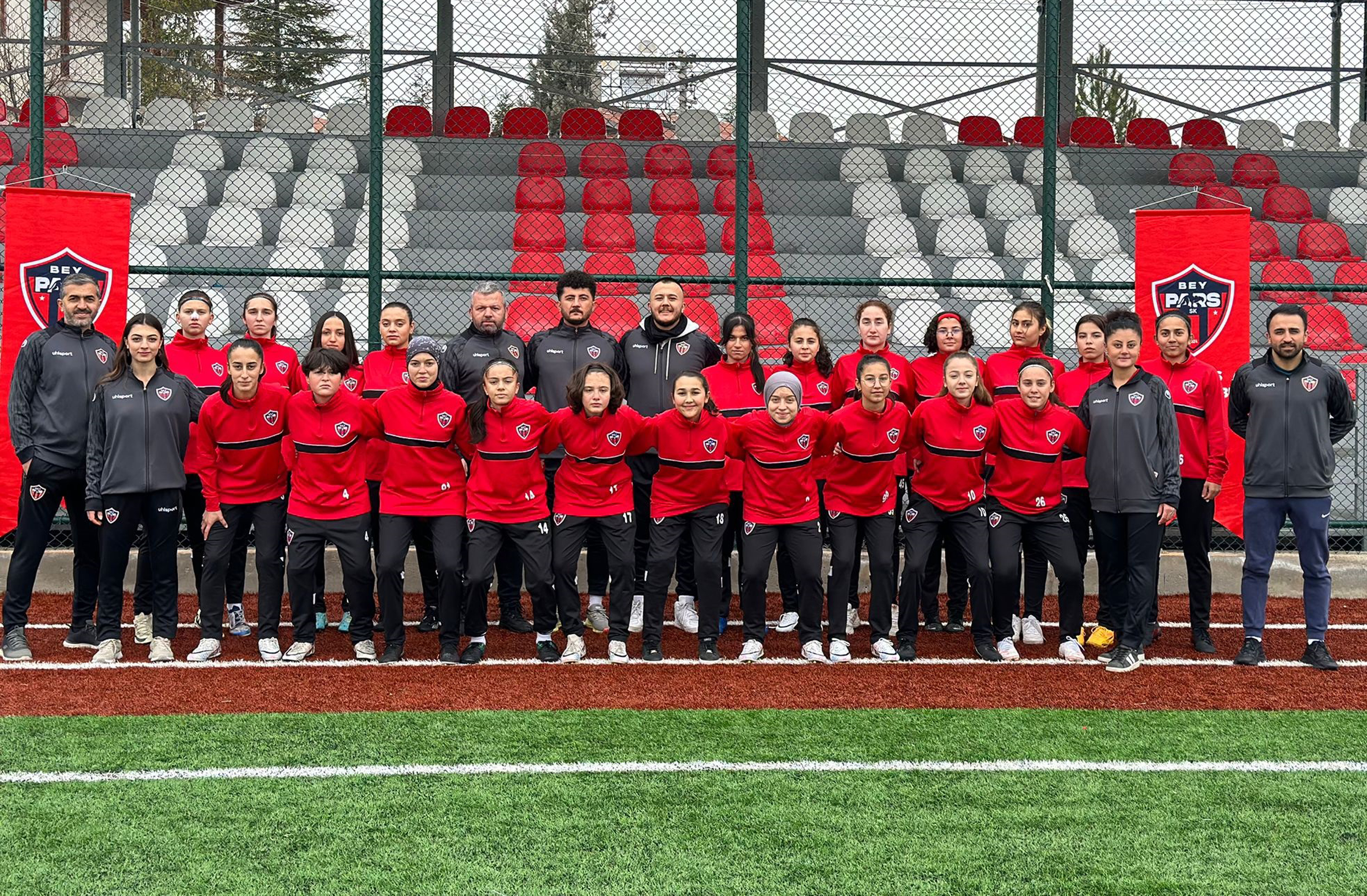 Beypars Spor Kadın Futbolcular 3. Liginde, ilk maçlarına hazırlanıyorlar