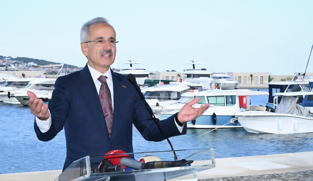 Mersin Limanı’na mega gemi hizmeti için yeni adım