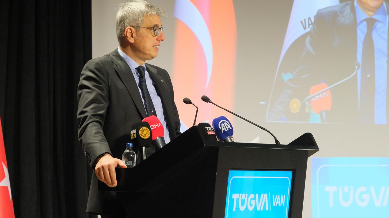 Sağlık Bakanı Memişoğlu, Van’da gençlere seslendi