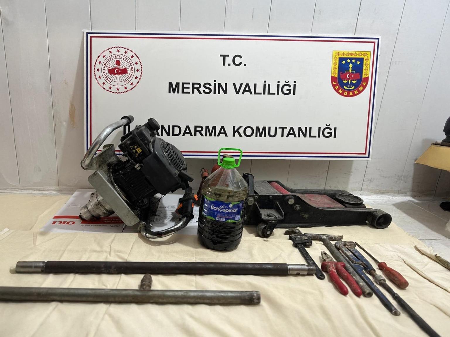 Mersin’de kaçak defineciler suçüstü yakalandı