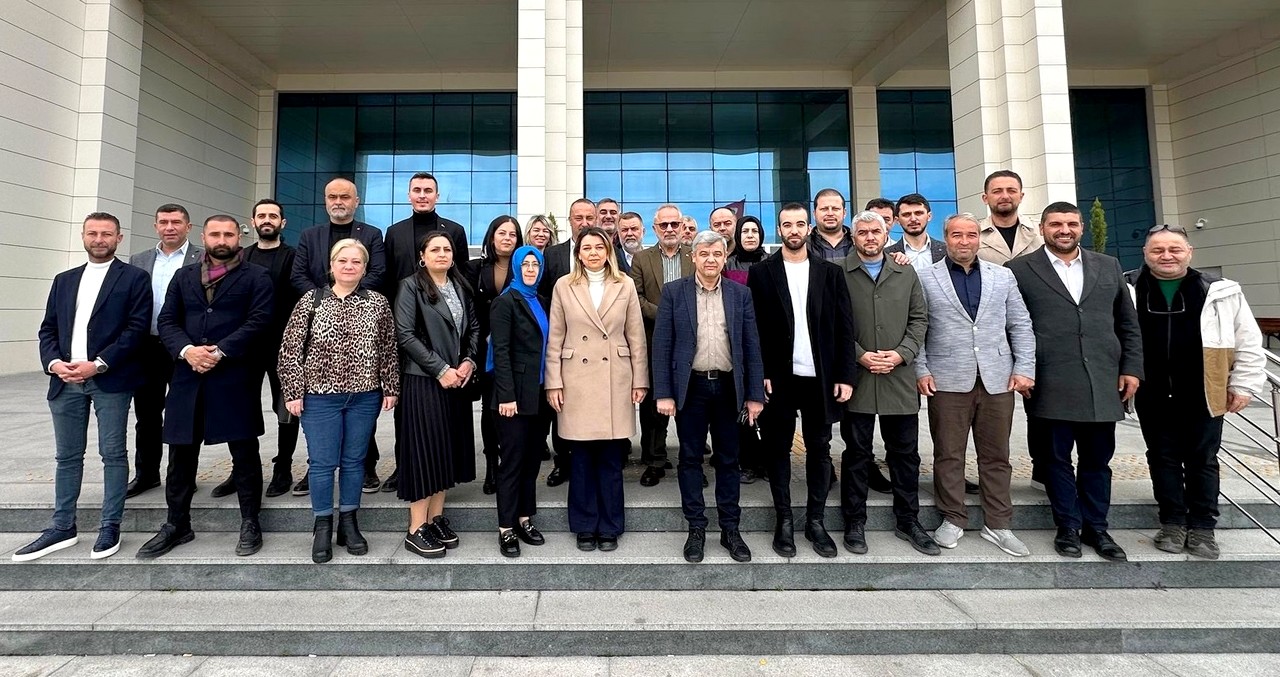 AK Parti Çanakkale İl Başkanı Göktürk mazbatasını aldı