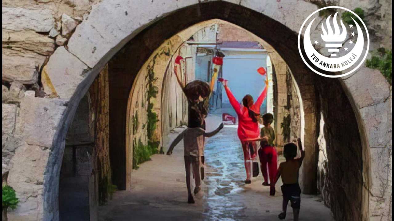 TED Ankara Koleji mezunu depremzede Ali Demet Gülüm'ün “Gel Antakya” şarkısı  6 Şubat depremlerinin yıldönümünde yayında