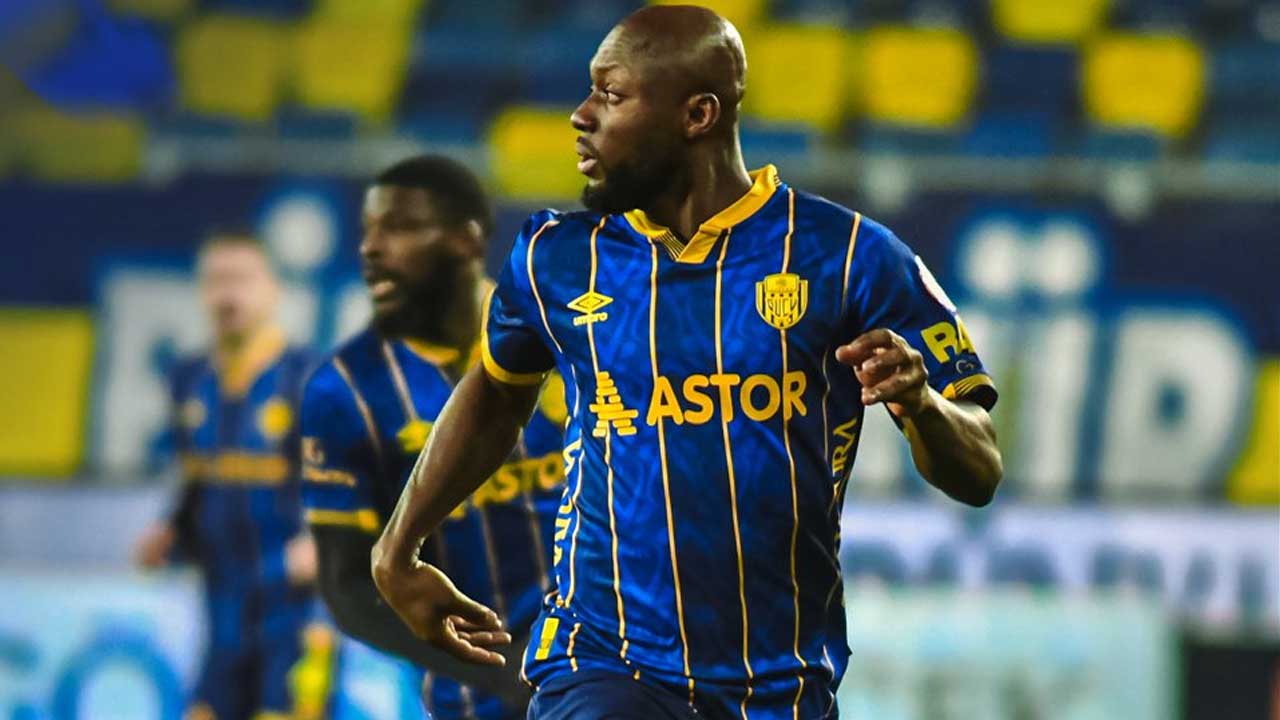 Ankaragücü, Fatih Karagümrük'e evinde mağlup oldu: Üst üste 4. yenilgi