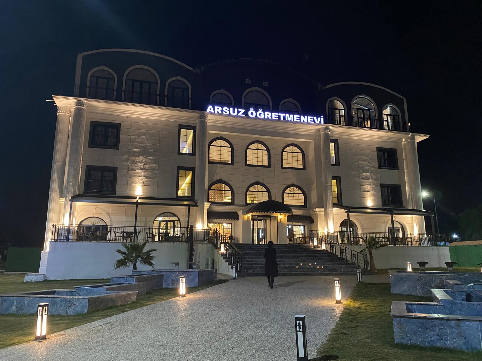 Arsuz Öğretmenevi: Arsuz’un önemli konaklama merkezi