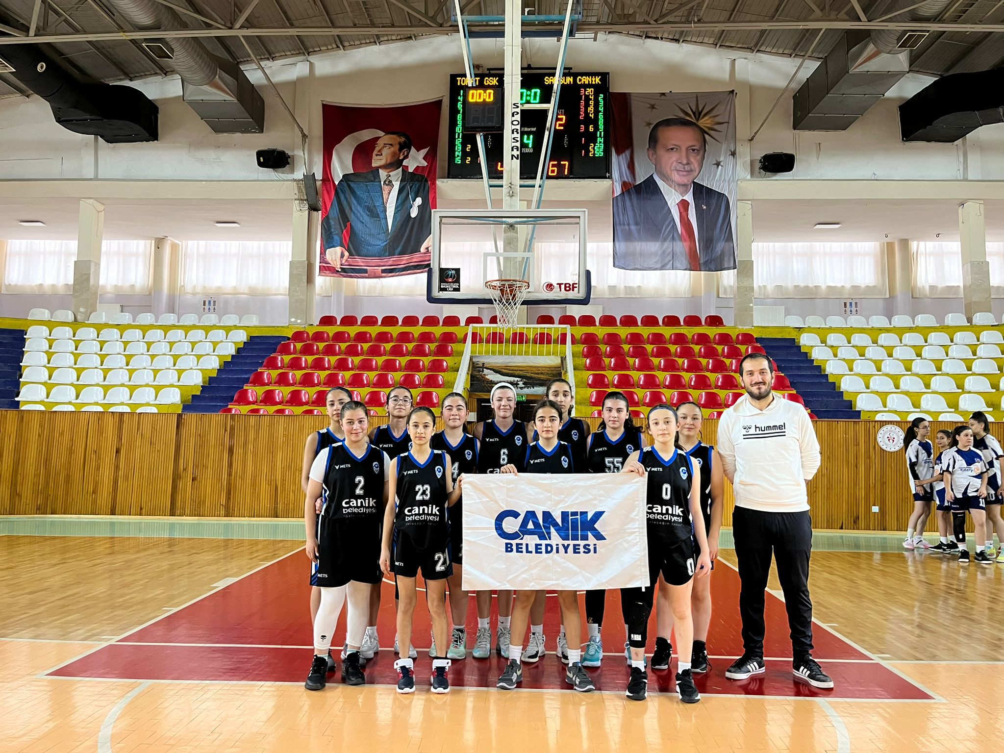 Canik Belediyespor 3 kulvarda şampiyon oldu