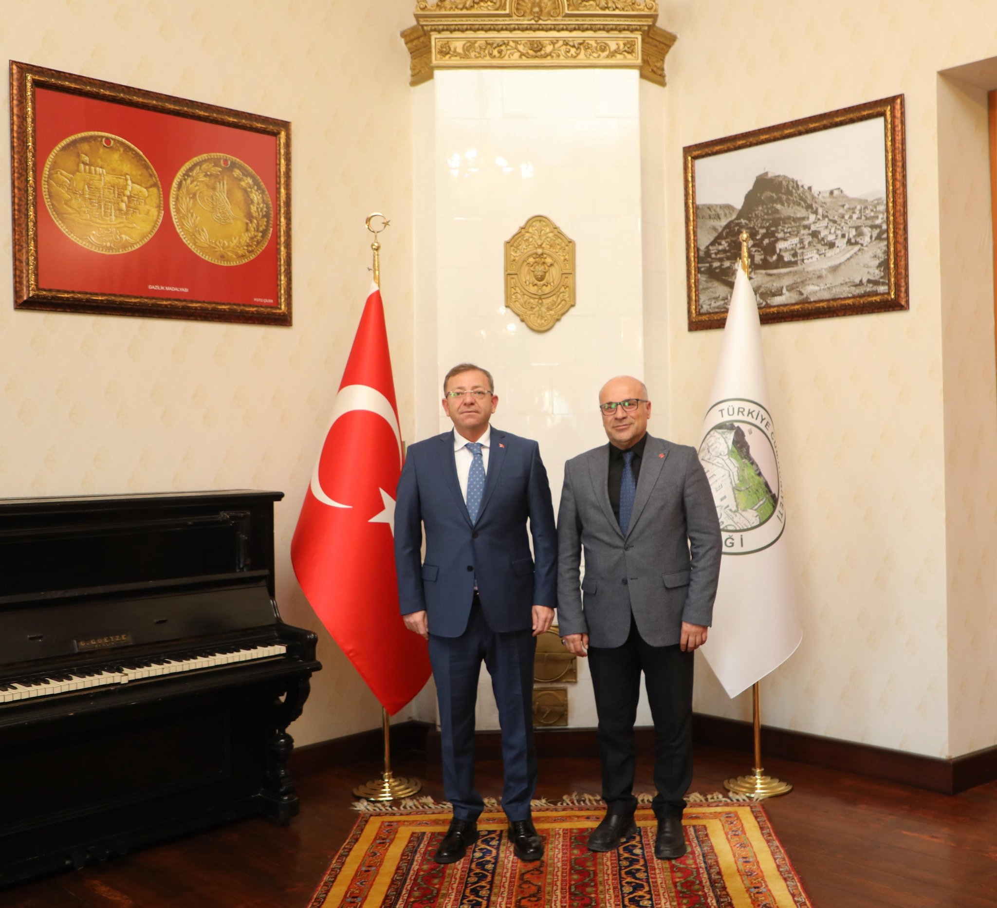 Erzurum Vakıflar Bölge Müdürü Murat Uslu, Kars Valisi Polat'ı ziyaret etti