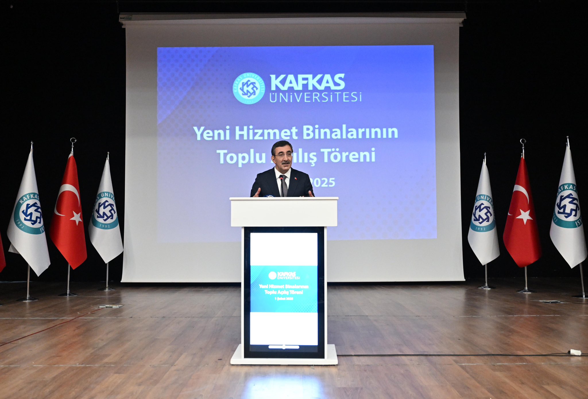 Kars Kafkas Üniversitesi'nin konuğu Cevdet Yılmaz oldu