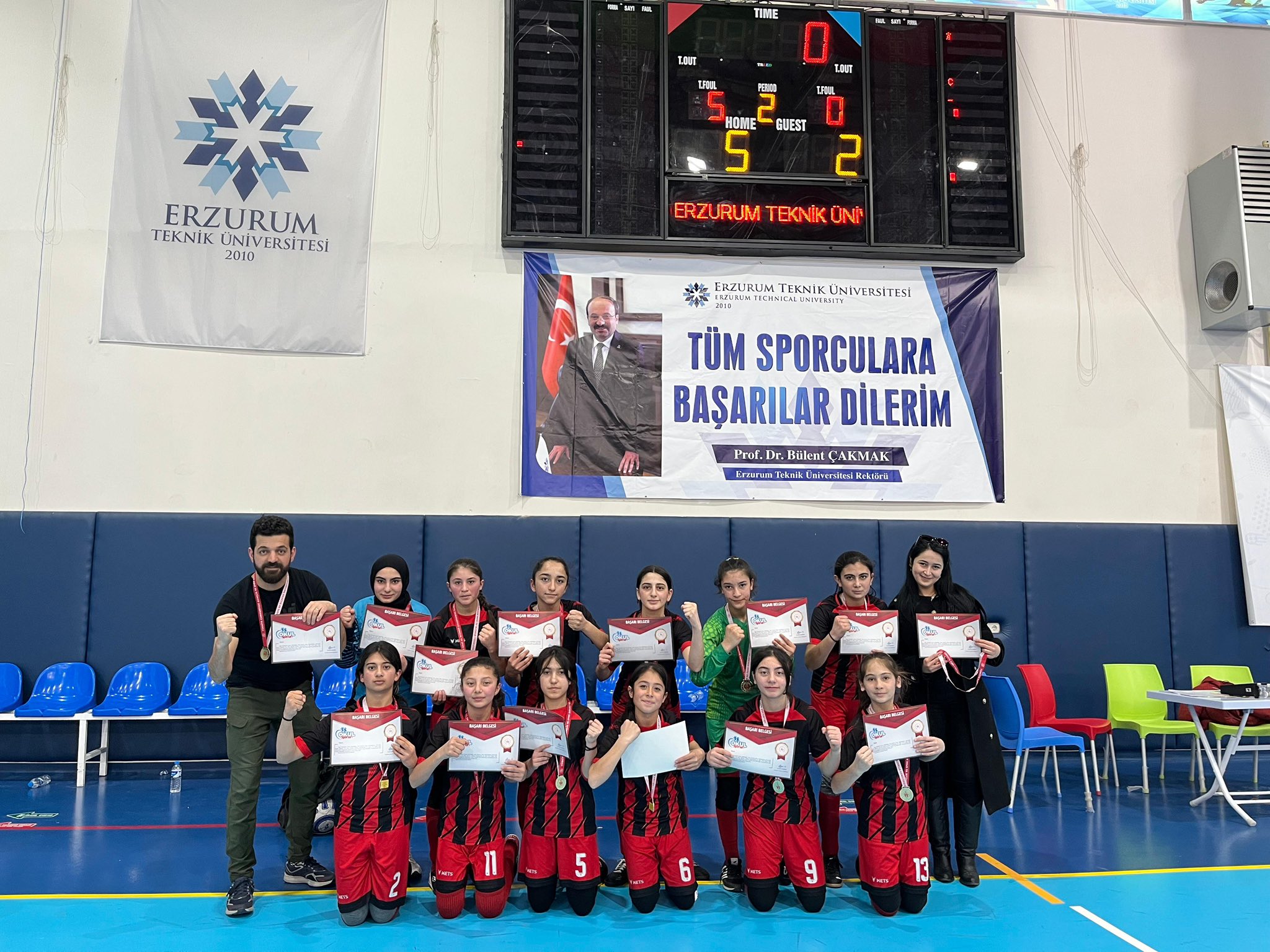 Yıldız Kızlar Futsal Grup Müsabakaları büyük heyecana sahne oldu