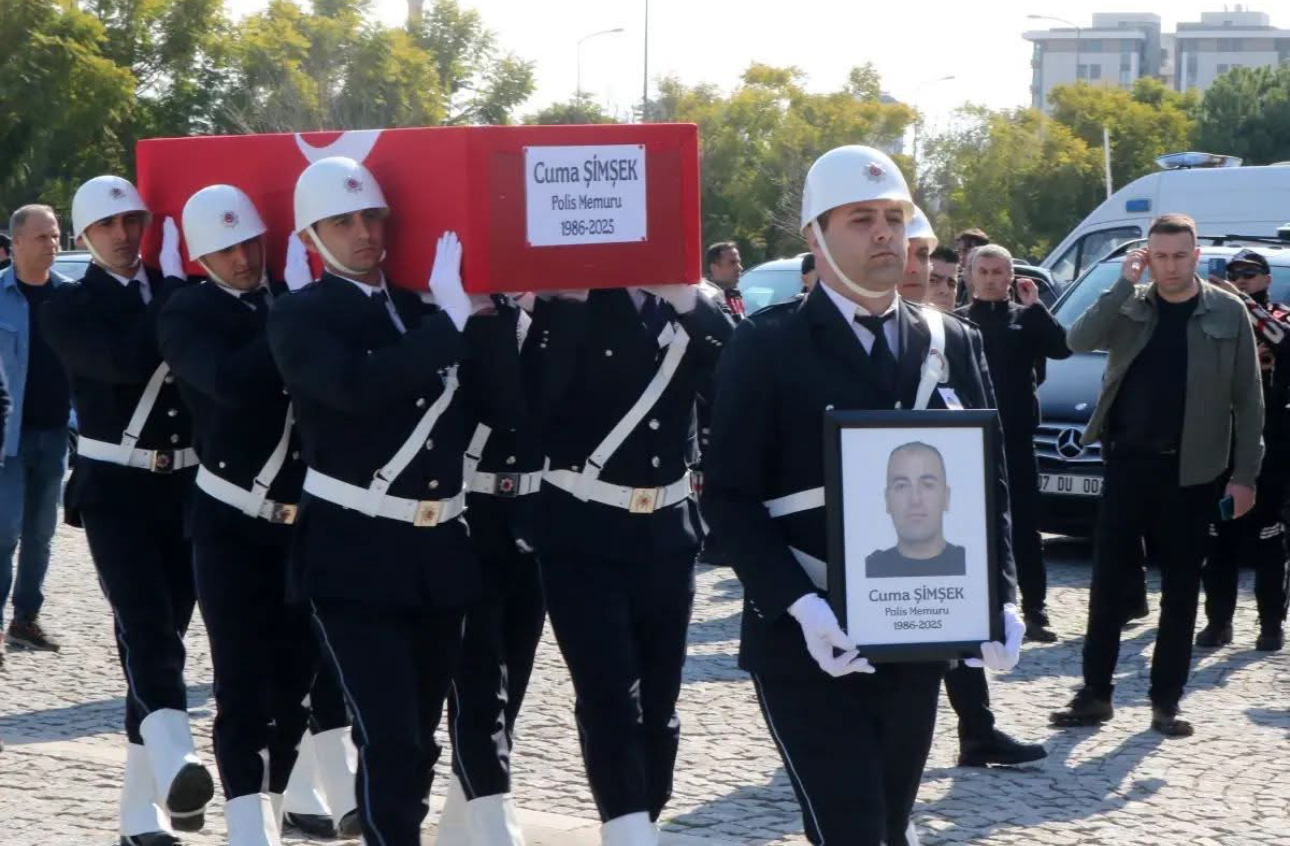 Antalya’da polis memuru Cuma Şimşek son yolculuğuna uğurlandı