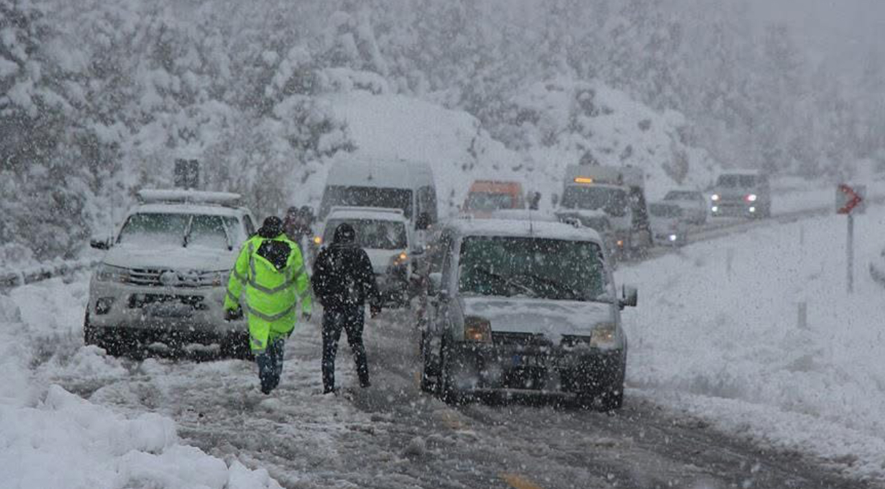 Alacabel'de kar kalınlığı 15 santimetreye ulaştı
