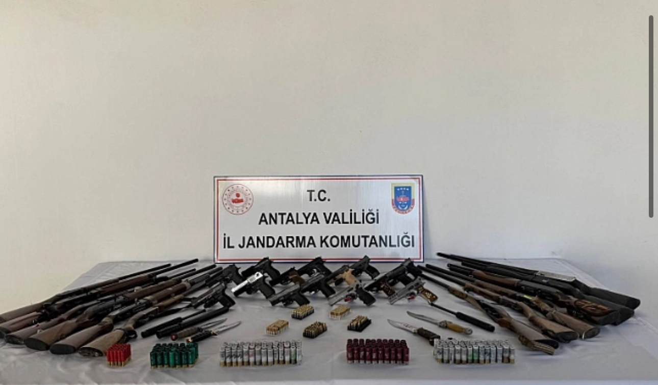 Gazipaşa'da eş zamanlı baskın! 18 kişi gözaltına alındı
