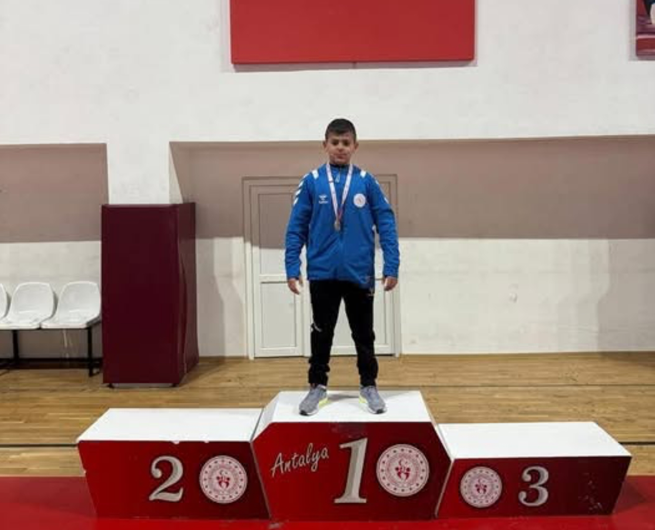 Antalya’da güreş şampiyonu çıktı
