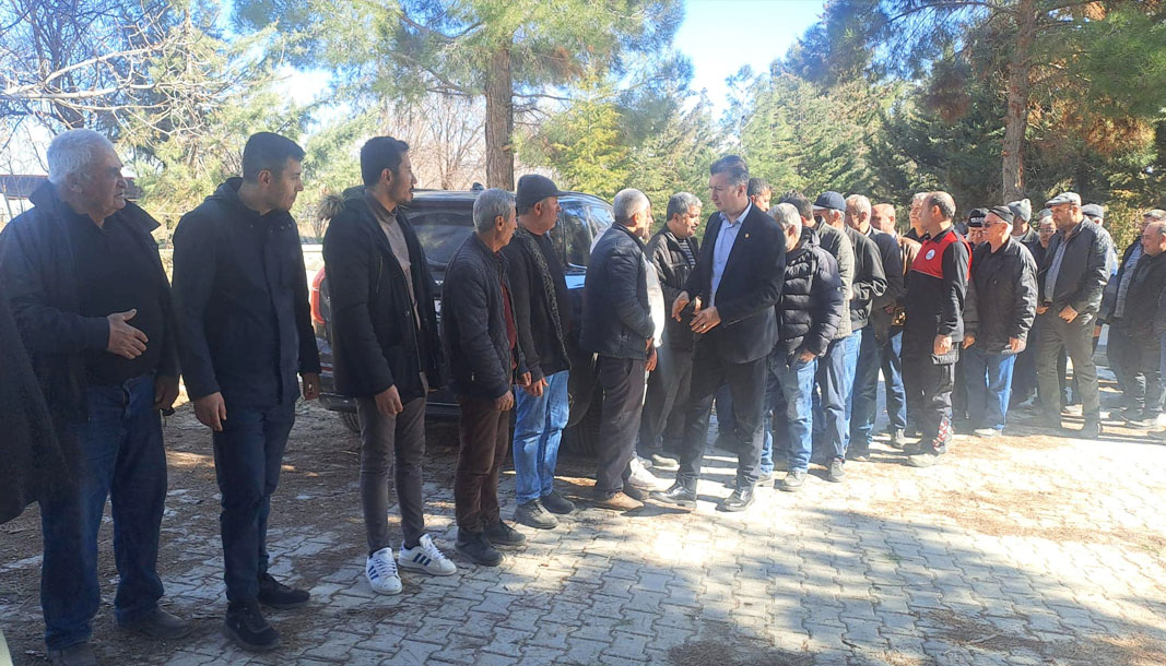 Burdur Milletvekili İzzet Akbulut, Yeşilova, Ulupınar ve Başmakçı köylerinde vatandaşlarla bir araya geldi