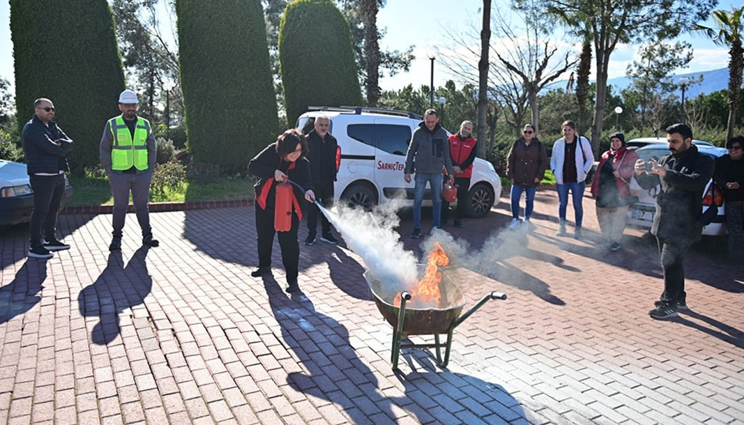 Kumluca'da iş güvenliği eğitimi ve yangın tatbikatı gerçekleştirildi