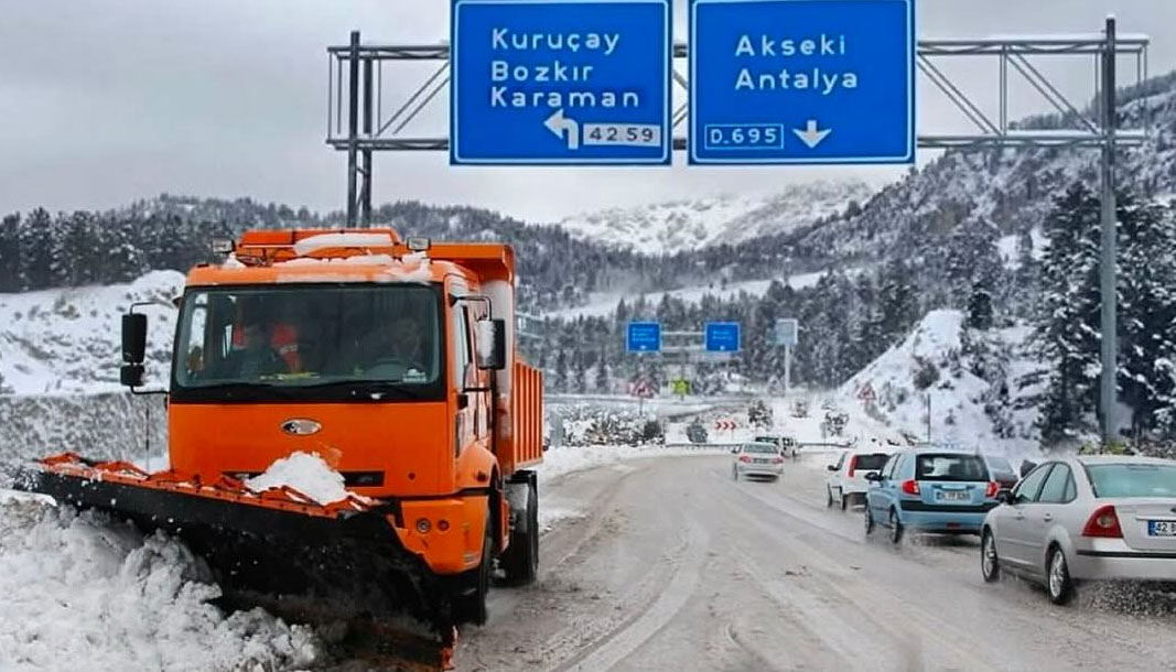 Antalya-Konya karayolunda kar yağışı ve buzlanma uyarısı