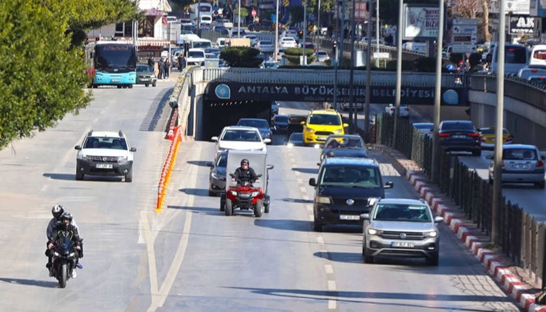Antalya’da otobüslere özel şerit uygulamasında ikinci etap başladı