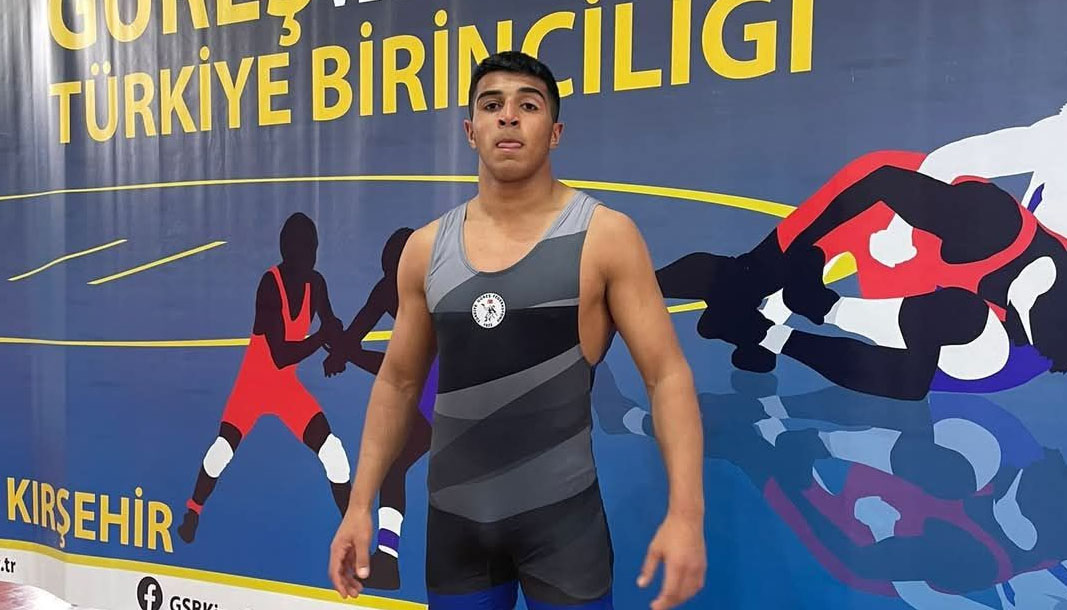 Finikeli güreşçi Muhammet Demirayak’tan Türkiye üçüncülüğü başarısı