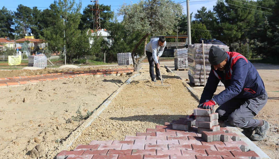 Antalya Kepez’de kaldırım yenileme çalışmaları hızla devam ediyor