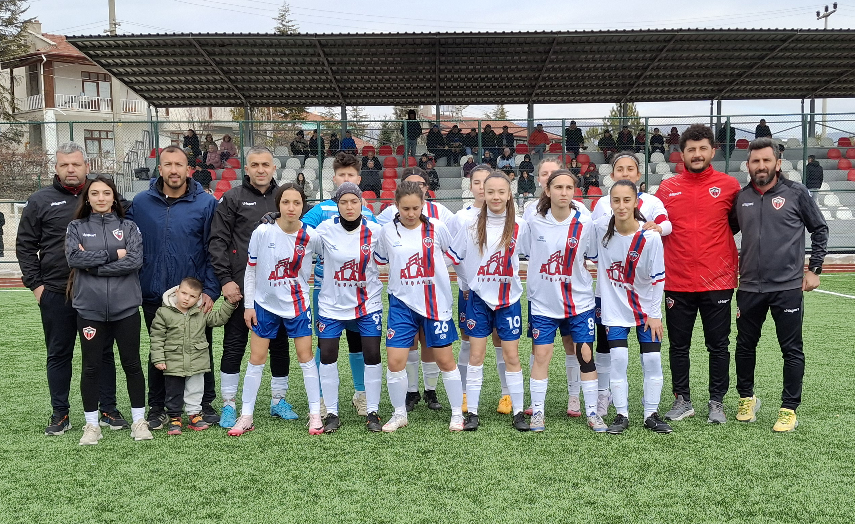 Beypars Spor 3 ligde top koşturan kızlar takımı sahadan galip ayrıldı