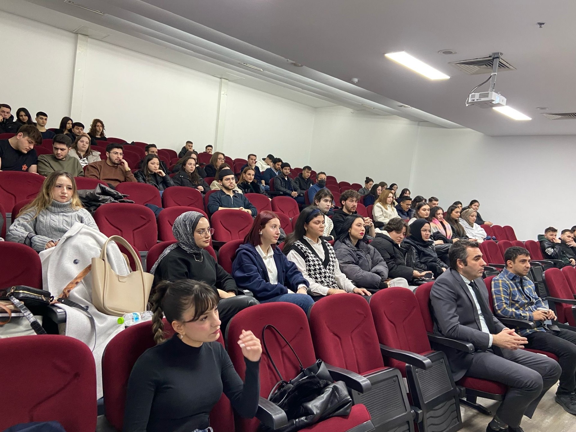 Üniversite Öğrencileri 'K-ÖMÜR Belgeselini İzledi