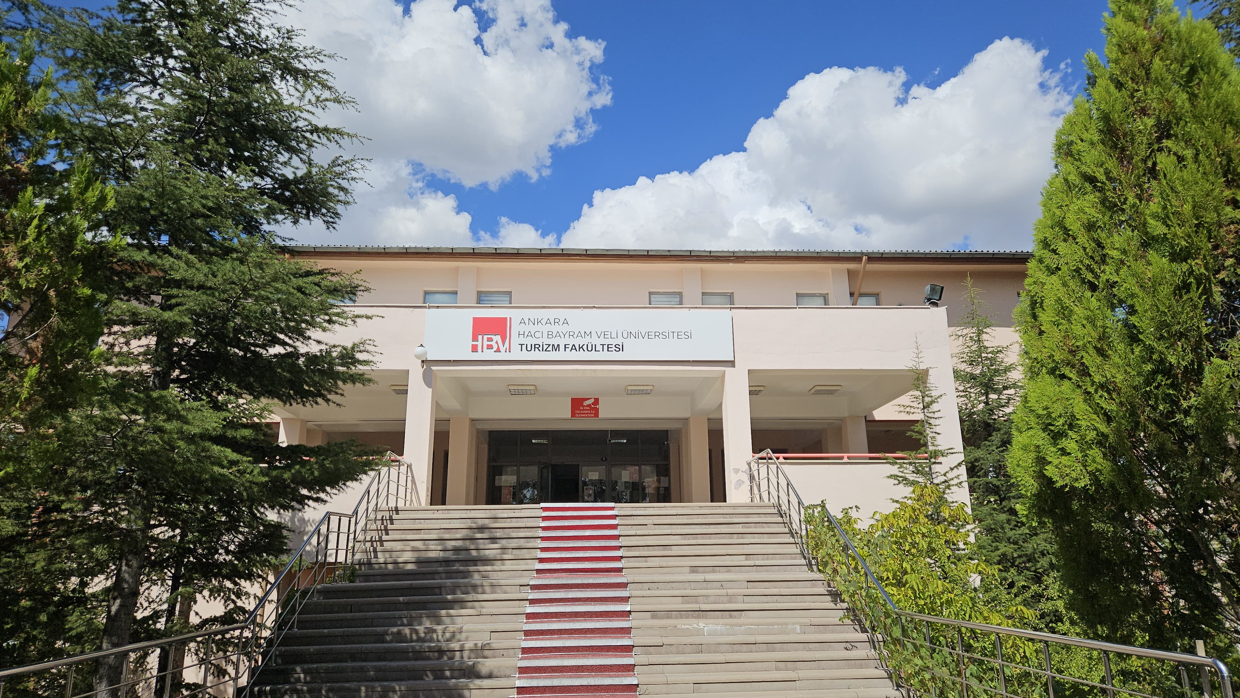 Ankara Hacı Bayram Veli Üniversitesi'nde 15. Kariyer Günü etkinliği: Öğrenciler sektör temsilcileriyle buluşacak