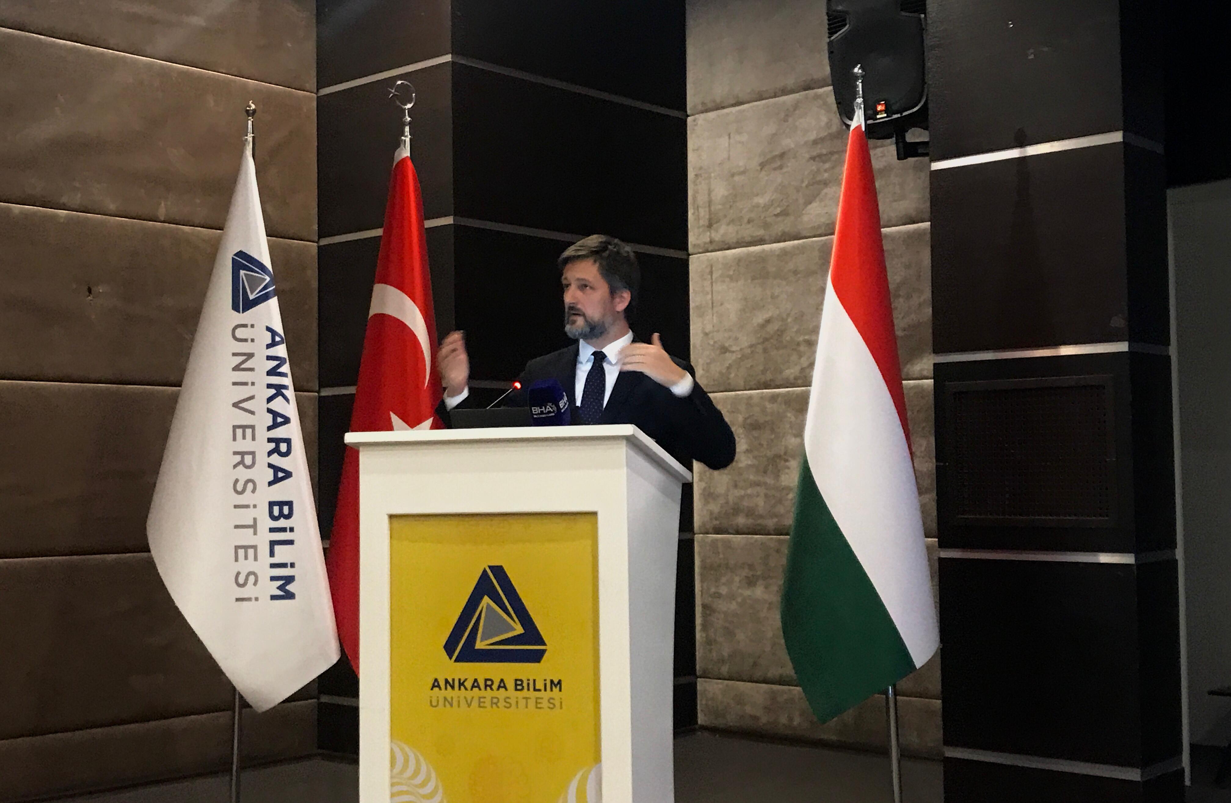 Macaristan Büyükelçisi'nden Ankara Bilim Üniversitesi'nde ders!