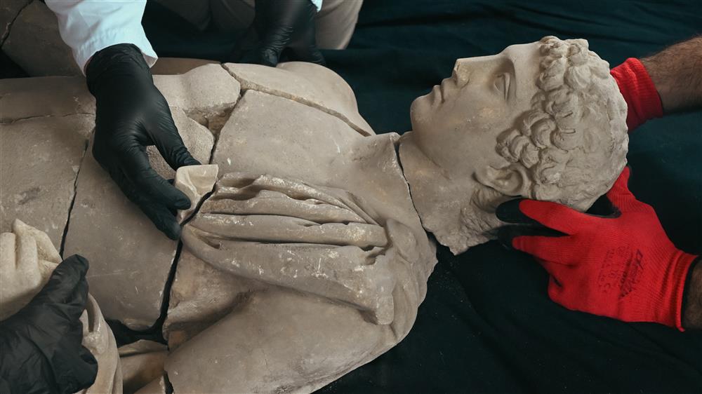 Aspendos'ta Hermes heykeli bulundu