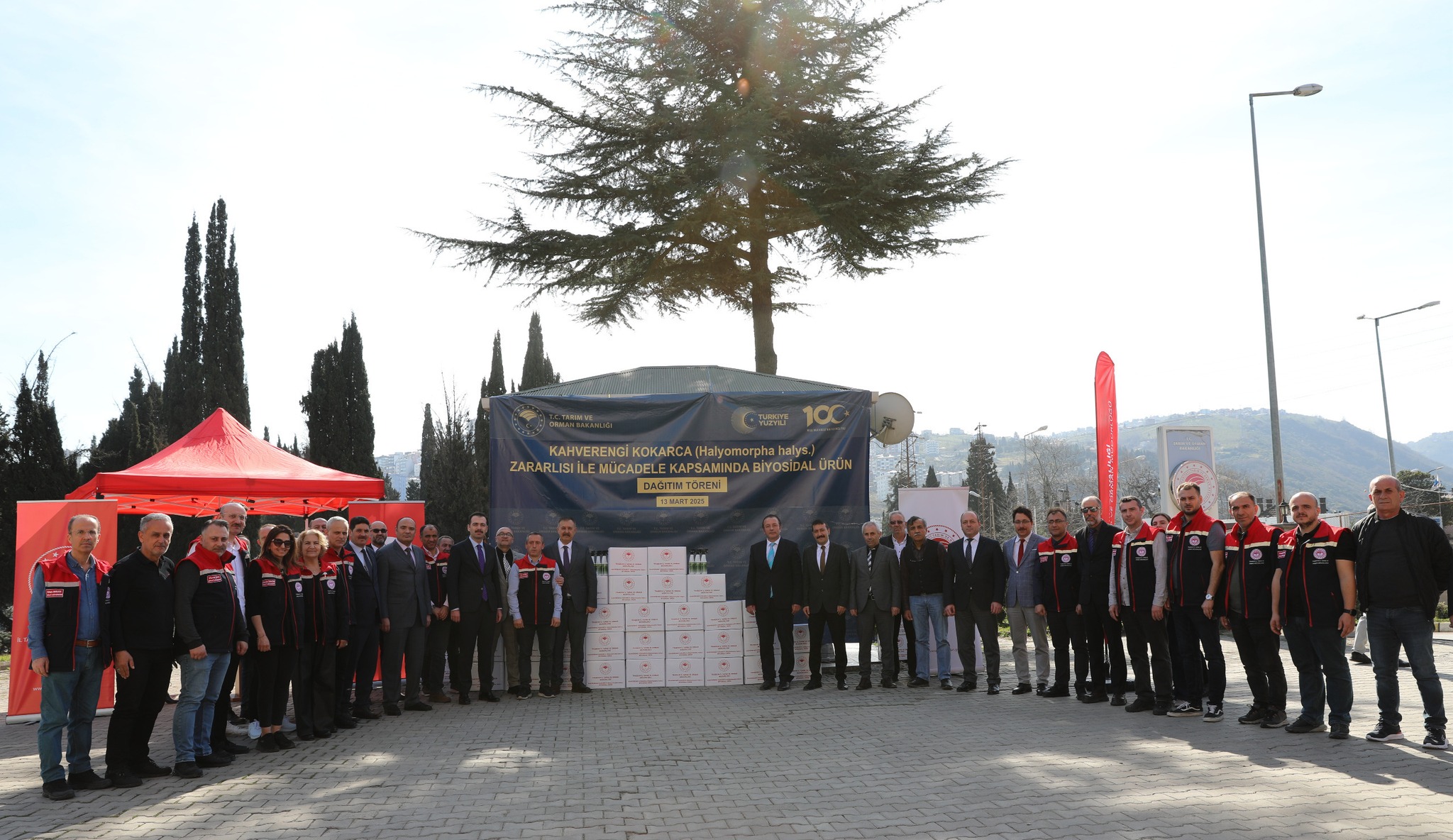Trabzon’da kahverengi kokarca mücadelesinde üreticilere 5 bin biyosidal ürün dağıtımı