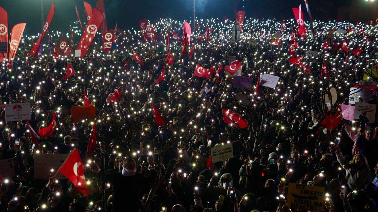 Saraçhane'de İmamoğlu'na destek mitingi: Özel ve İnce'den provokasyon uyarısı