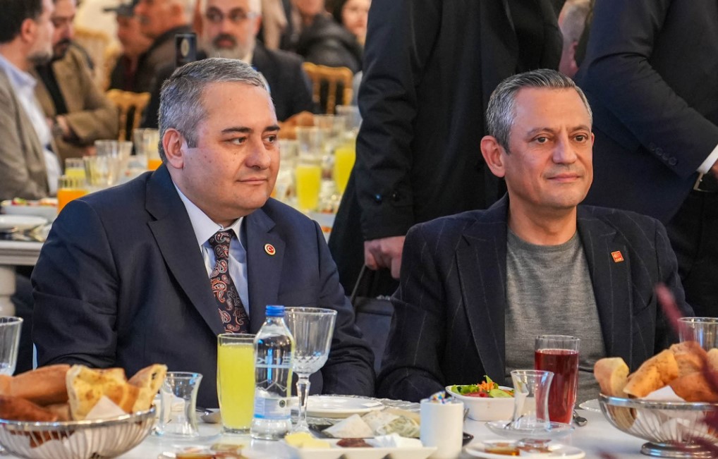 Keçiören'de Mesut Özarslan'ın iftar konuğu Özgür Özel