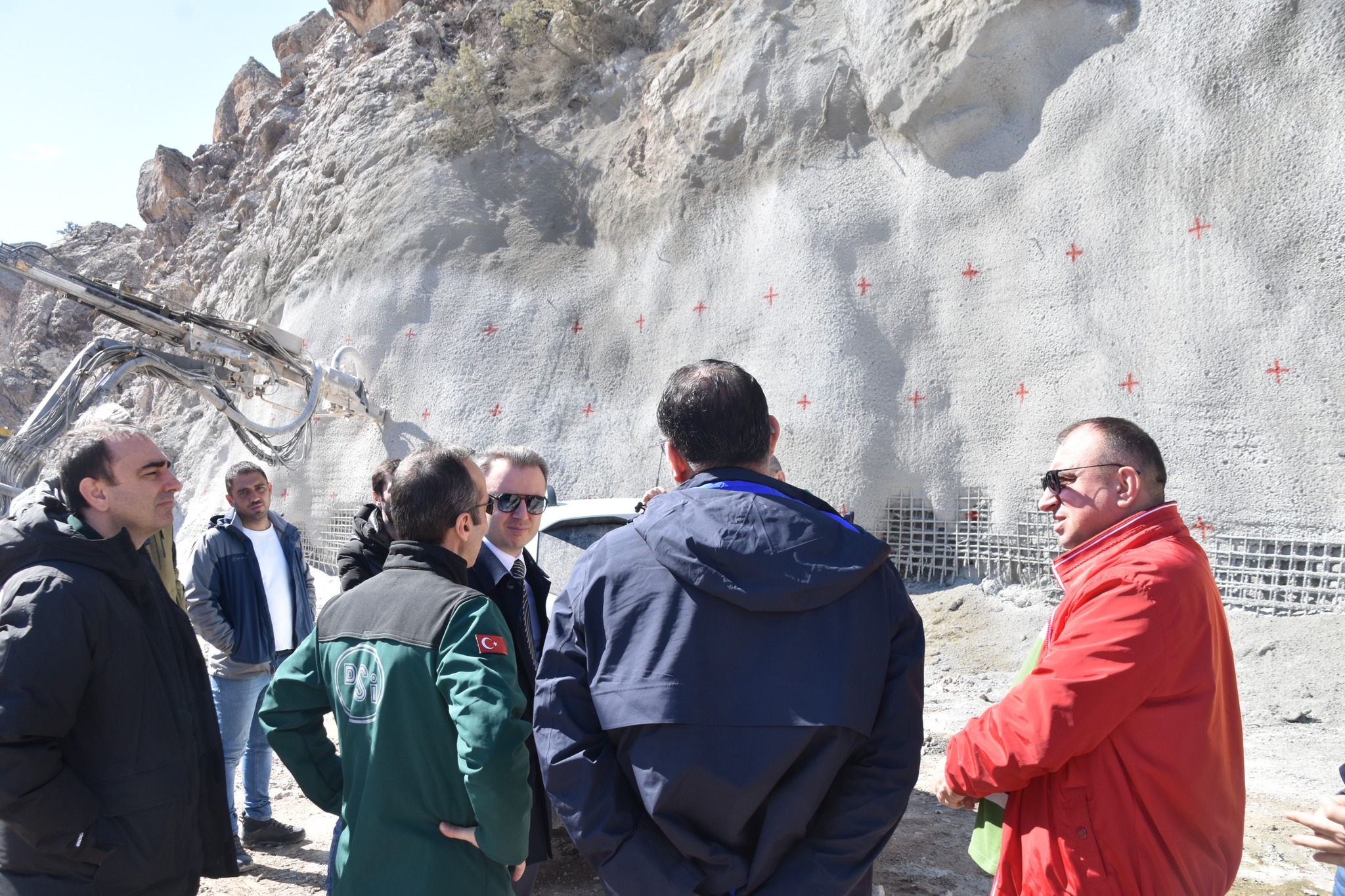 DSİ Çoruh Projeleri 26. Bölge Müdürü Yıldız, Yusufeli’nde altyapı çalışmalarını inceledi