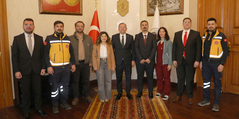 Ziya Polat'a sağlık personellerinden, Tıp Bayramı ziyareti